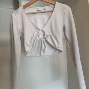 Aritzia Sundeh Long Sleeve Crop Top